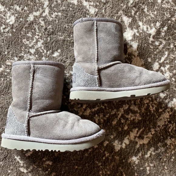 Grey Ugg’s - Picture 3 of 5